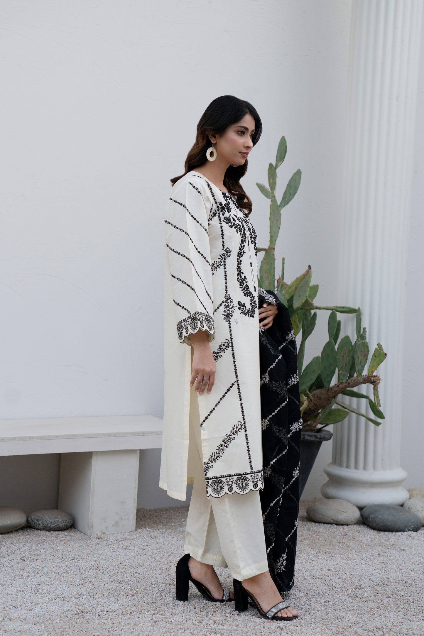 🖤 Classic Ivory & Black Embroidered Winter Cotton Suit