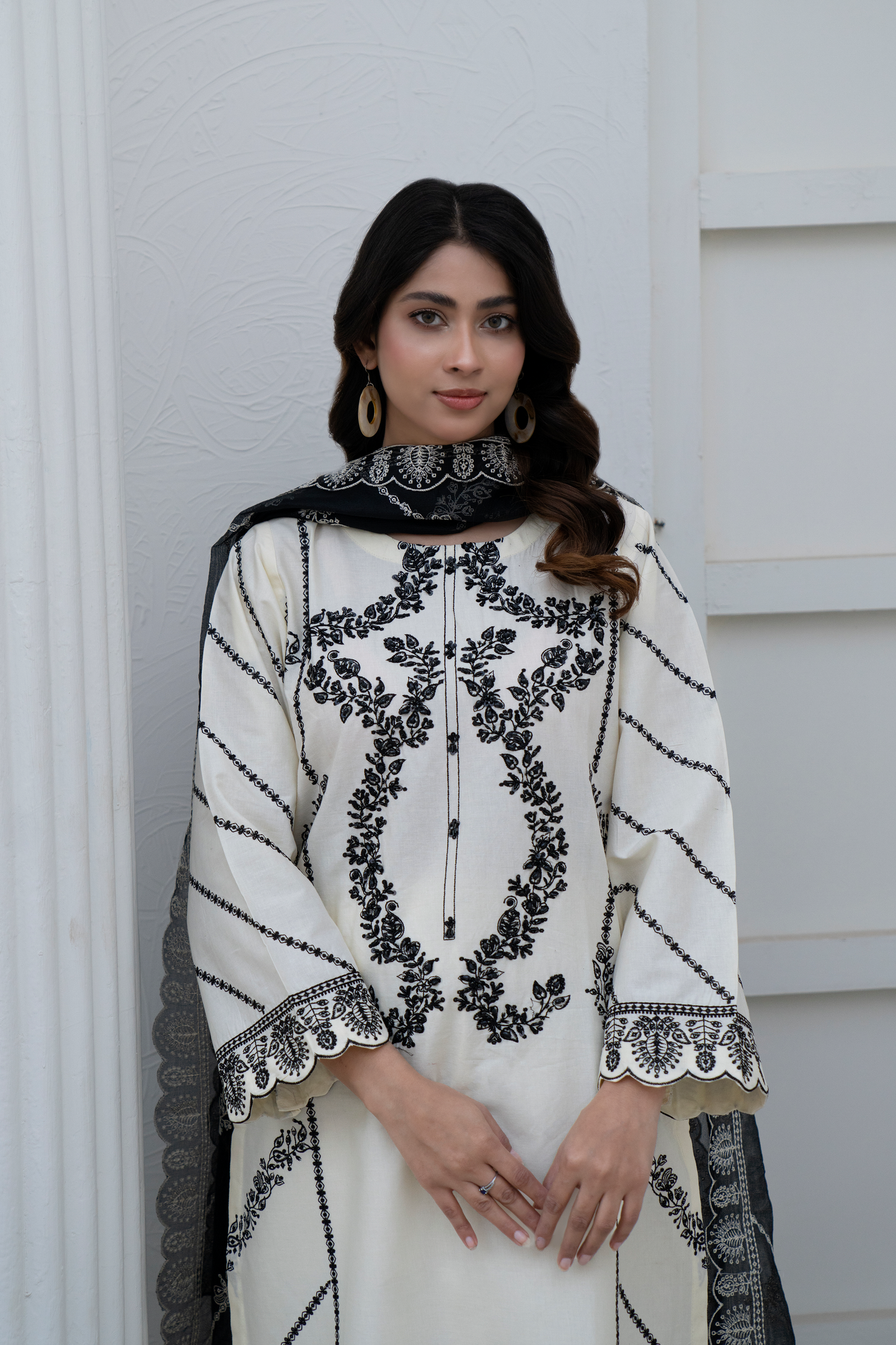 🖤 Classic Ivory & Black Embroidered Winter Cotton Suit