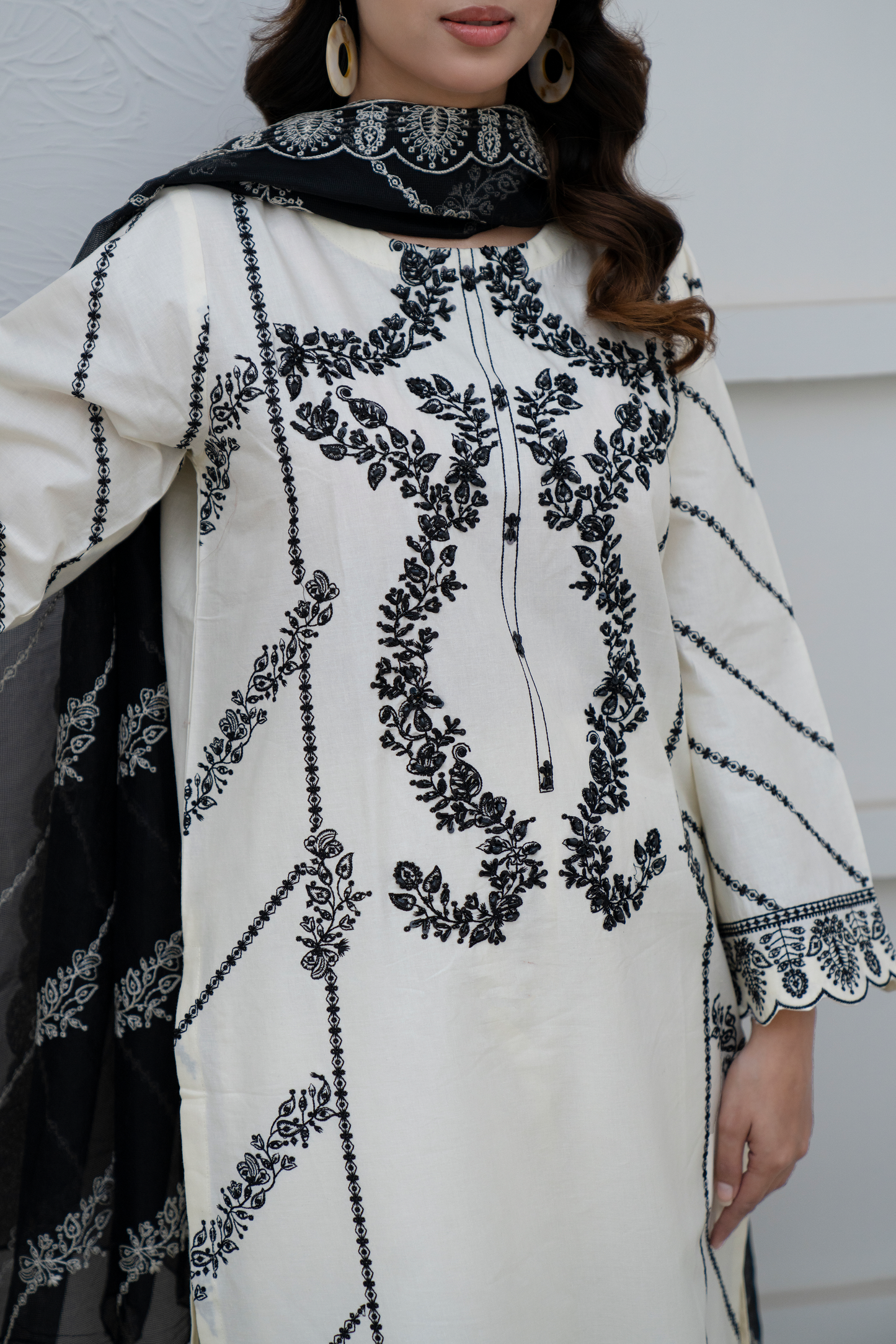 🖤 Classic Ivory & Black Embroidered Winter Cotton Suit